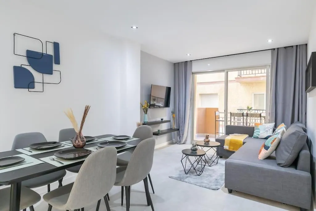 Beautiful 2Br - 20 Meters From Beach - In City Center contacts