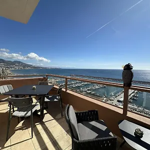 Apartamento ático Con Piscina Privada E Impresionantes Vistas Al Mar En, Fuengirola